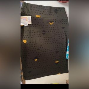 Lularoe L Cassie - NWT - Retails for $35